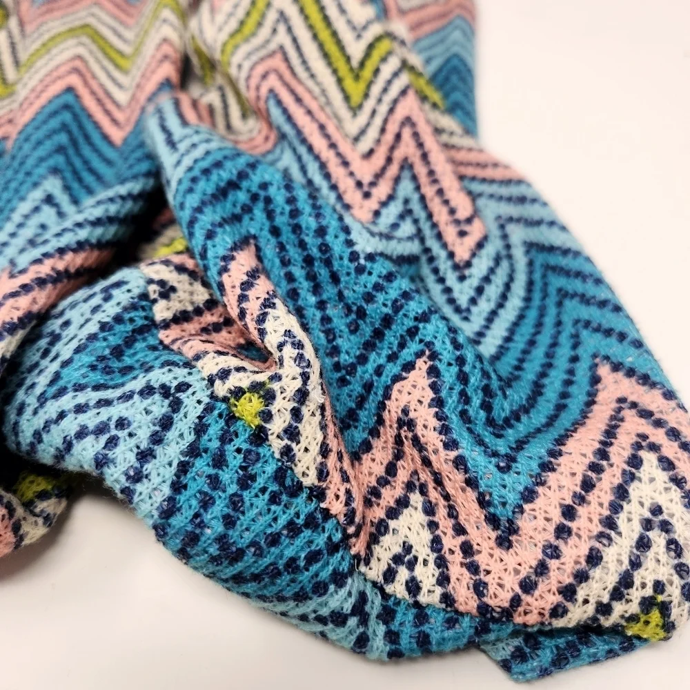 Unbranded | Women's Multicolored Chevron Pattern Infinity Scarf (One Size)